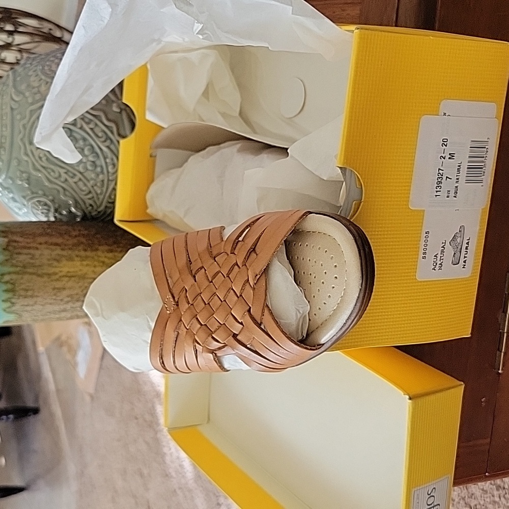 Brand new soft spots aqua natural 7m sandals